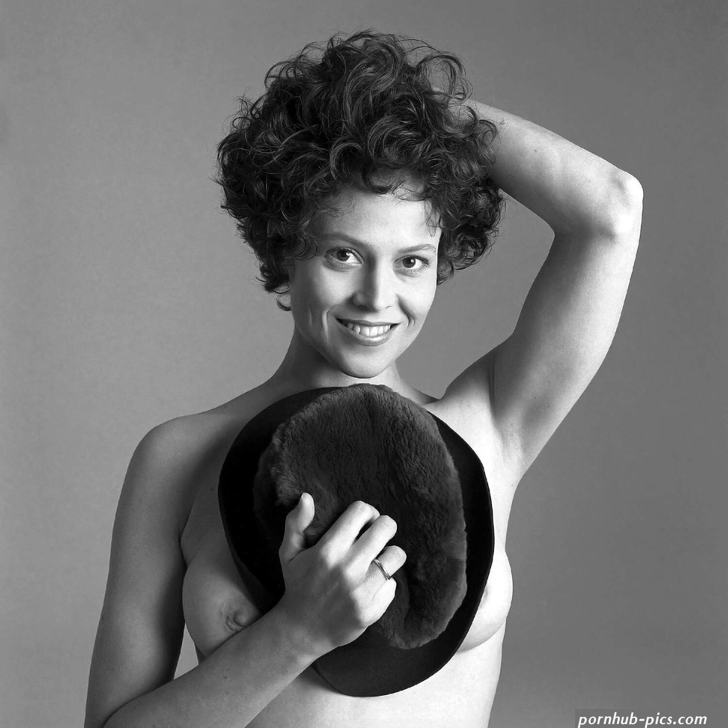 Sigourney Weaver Nude