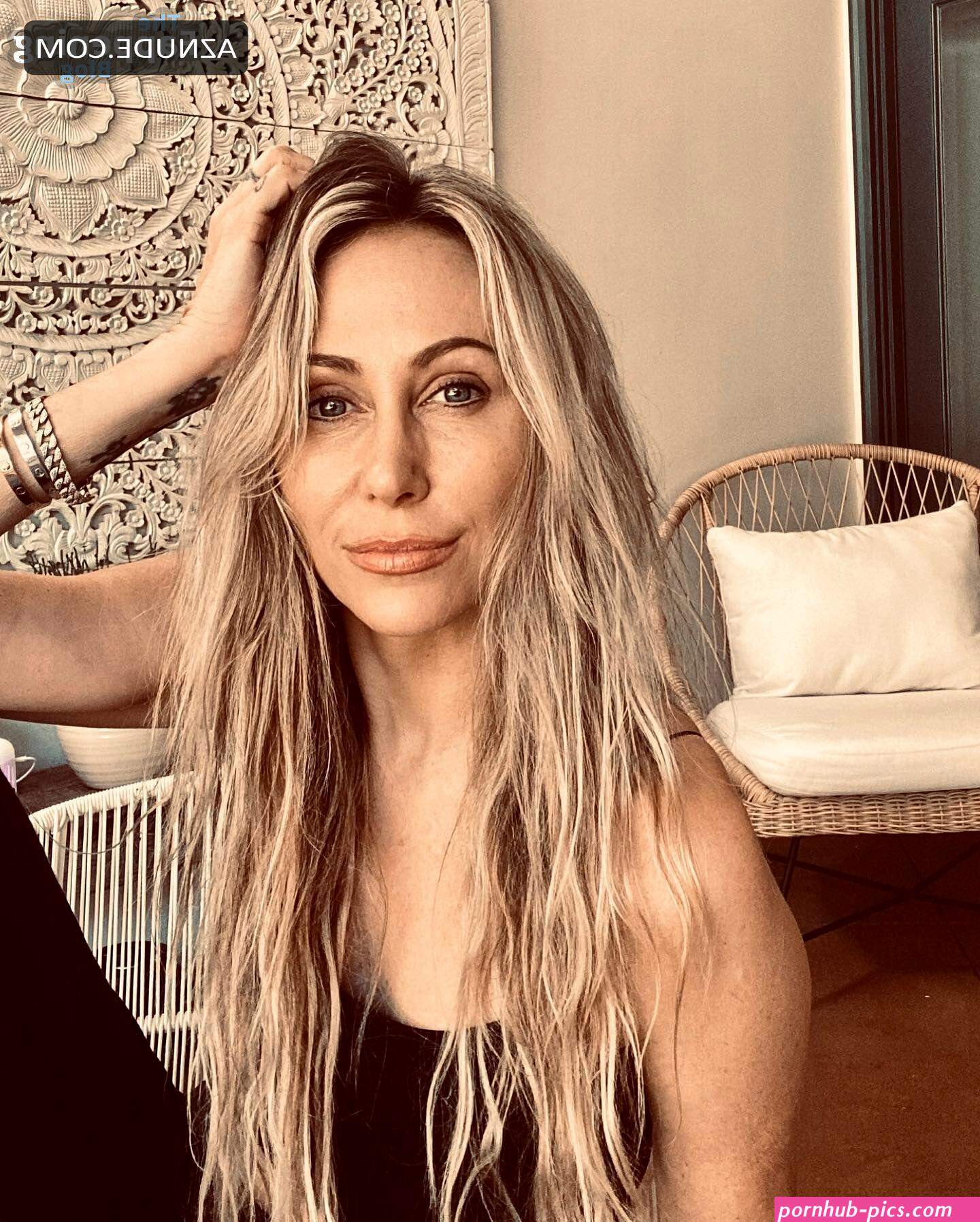 TISH CYRUS Nude