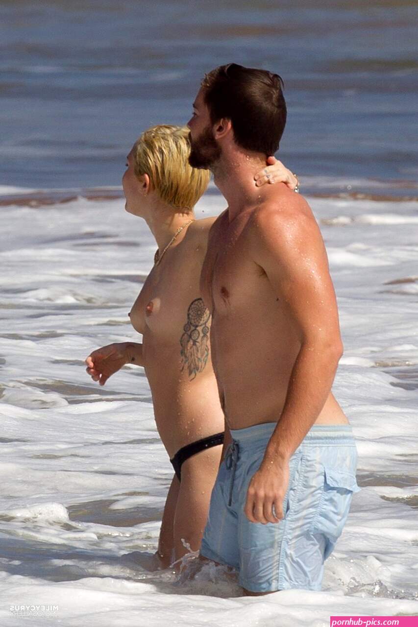 Miley Cyrus Naked 37 New Photos