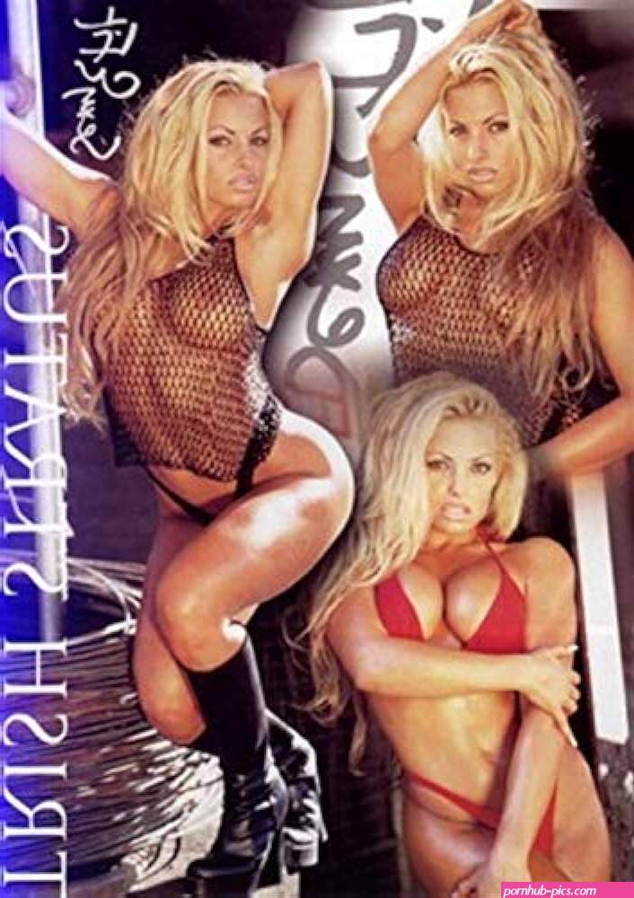 Amazon.co.jp: Trish Stratus 18 x 24