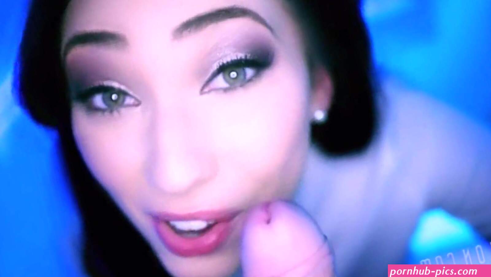 Blowjob Eye Contact: Aria Alexander encourages you to cum while you sit back and relax