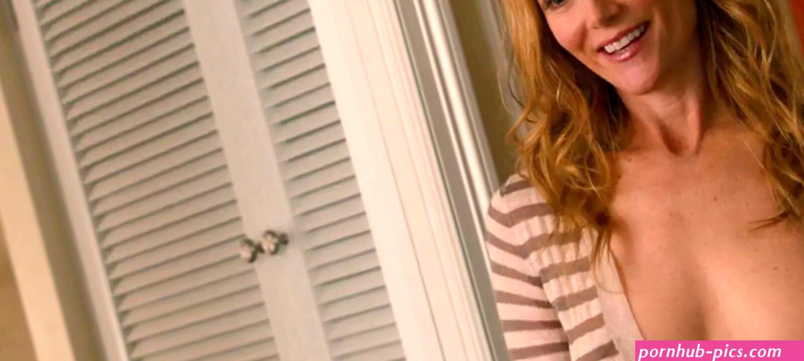 Leslie mann breasts