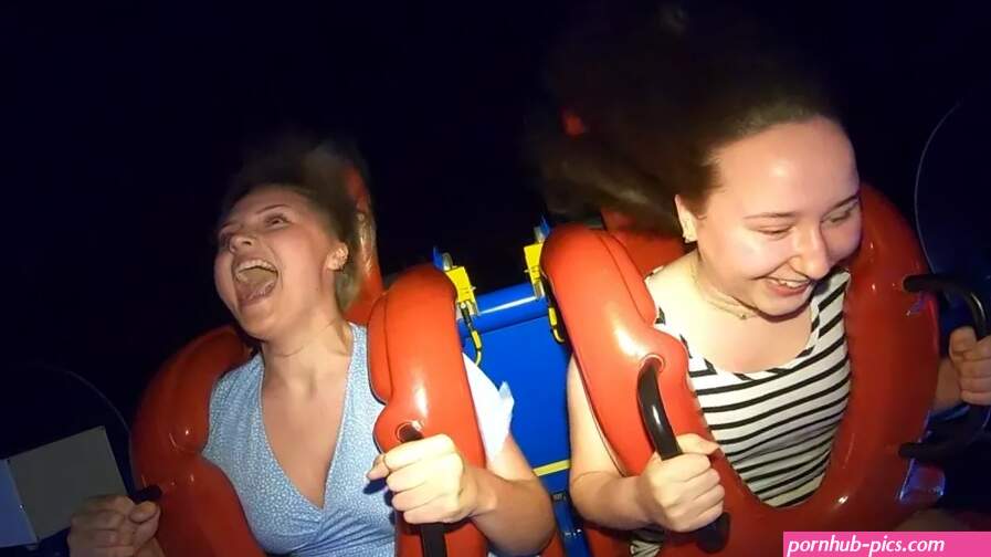 Boob slip on slingshot ride 0:48