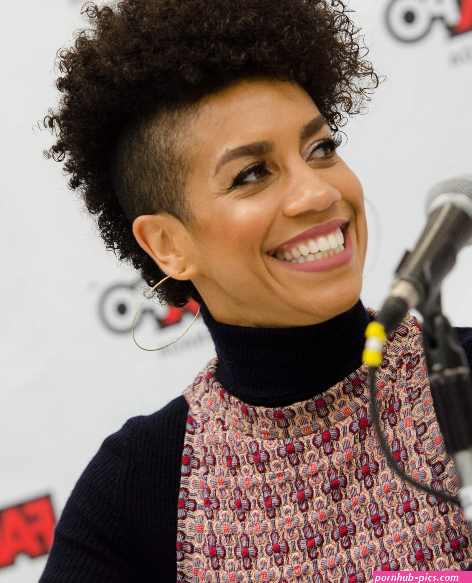 File:Dominique Tipper at Fan Expo 2017 38300863094.jpg