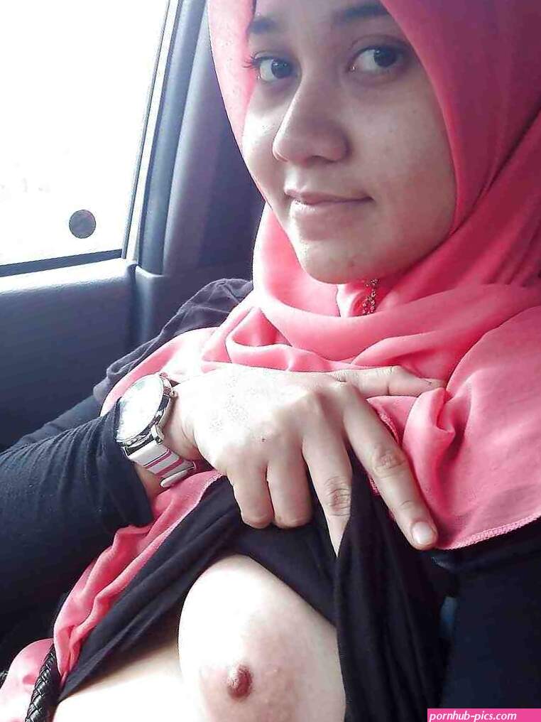 Awek tudung bogel