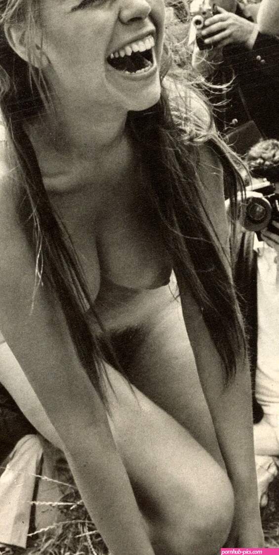 Vintage nude selfie