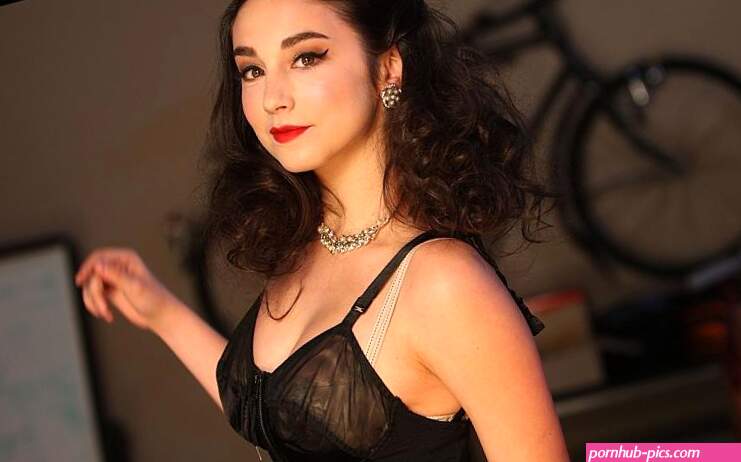 Naked Molly Ephraim. Added 07192016 by Kolobos ANCENSORED