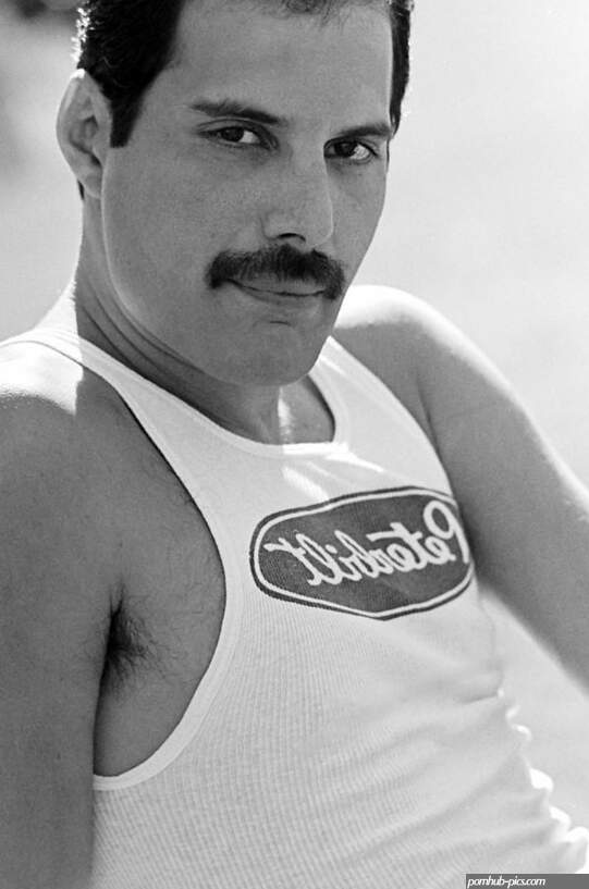 Pin by Julie on Freddie Mercury favorites Queen freddie mercury Freddie mercury