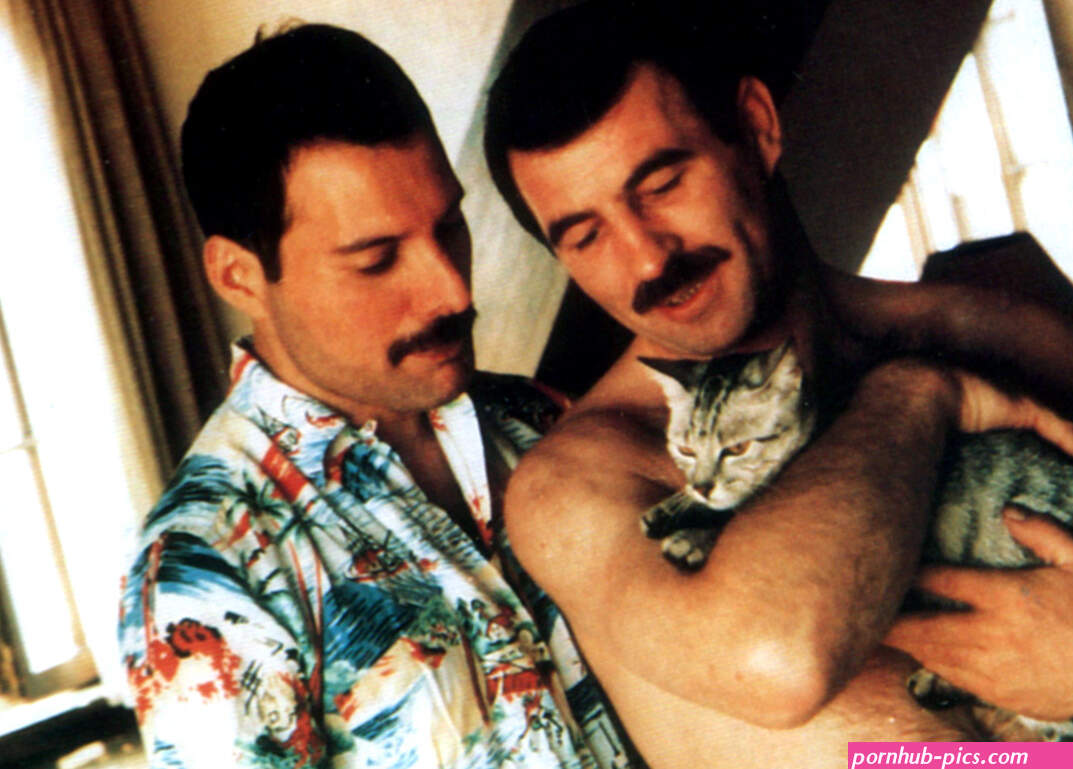 Freddie Mercury Died 25 Years Ago Today: 23 Amazing Facts About the Queen Frontm