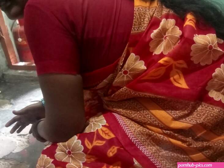 Desi Kerala aunty gives blowjob to step-uncle