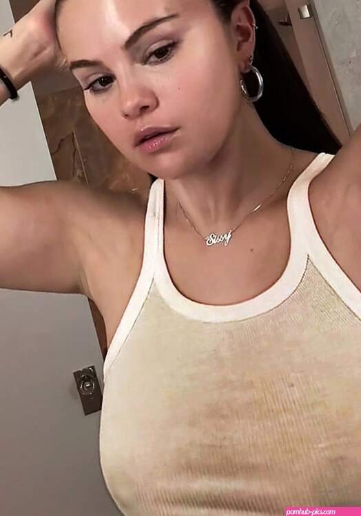Selena Gomez Braless Big Boobs X-Ray See Thru