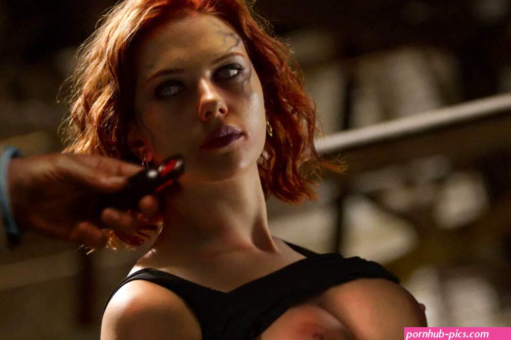 Black widow nude