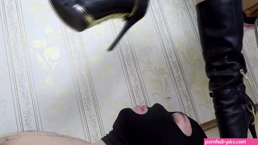 Mistress take a shit in plate for toilet slave