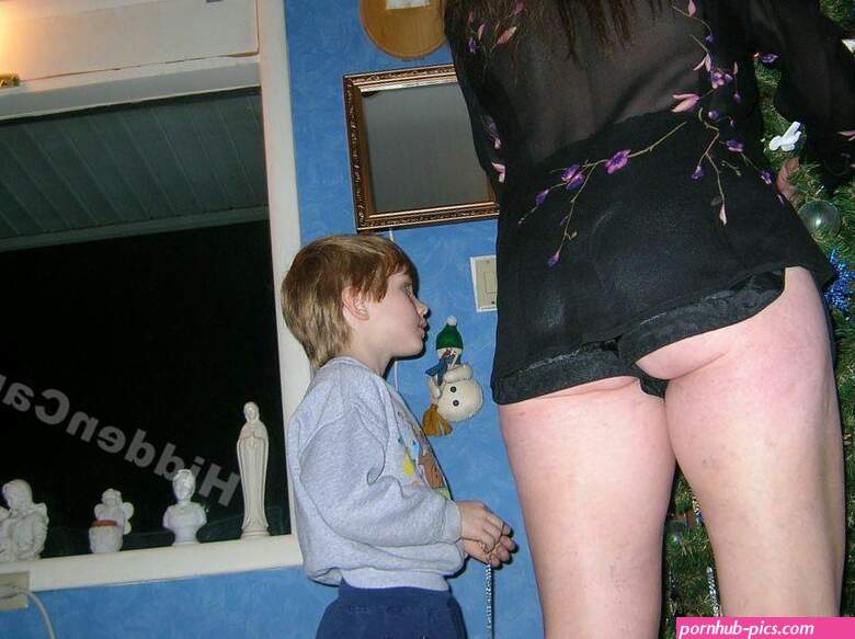 Upskirt Mom 1