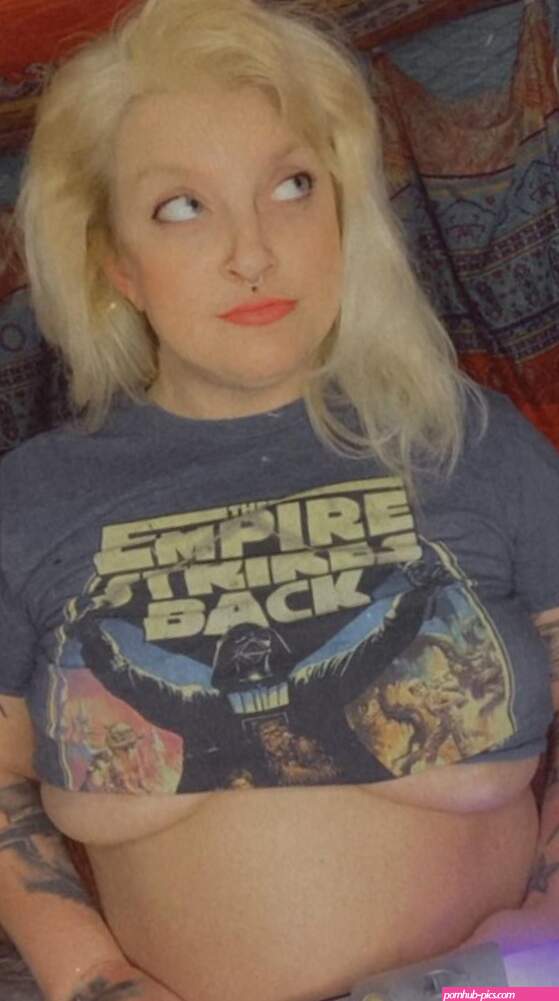 Hot milf that loves Star Wars from hot bhojpuri item serab star Post