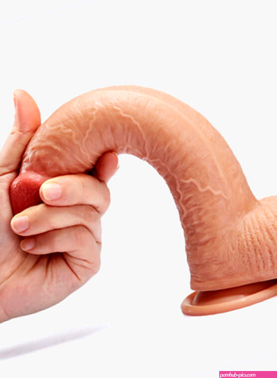 9.1 Inch Realistic Dildo Flexible Penis With Curved Shaft And Balls Strong Suction Cup Hands Free Fun G-spot Anal Play Sex Toys