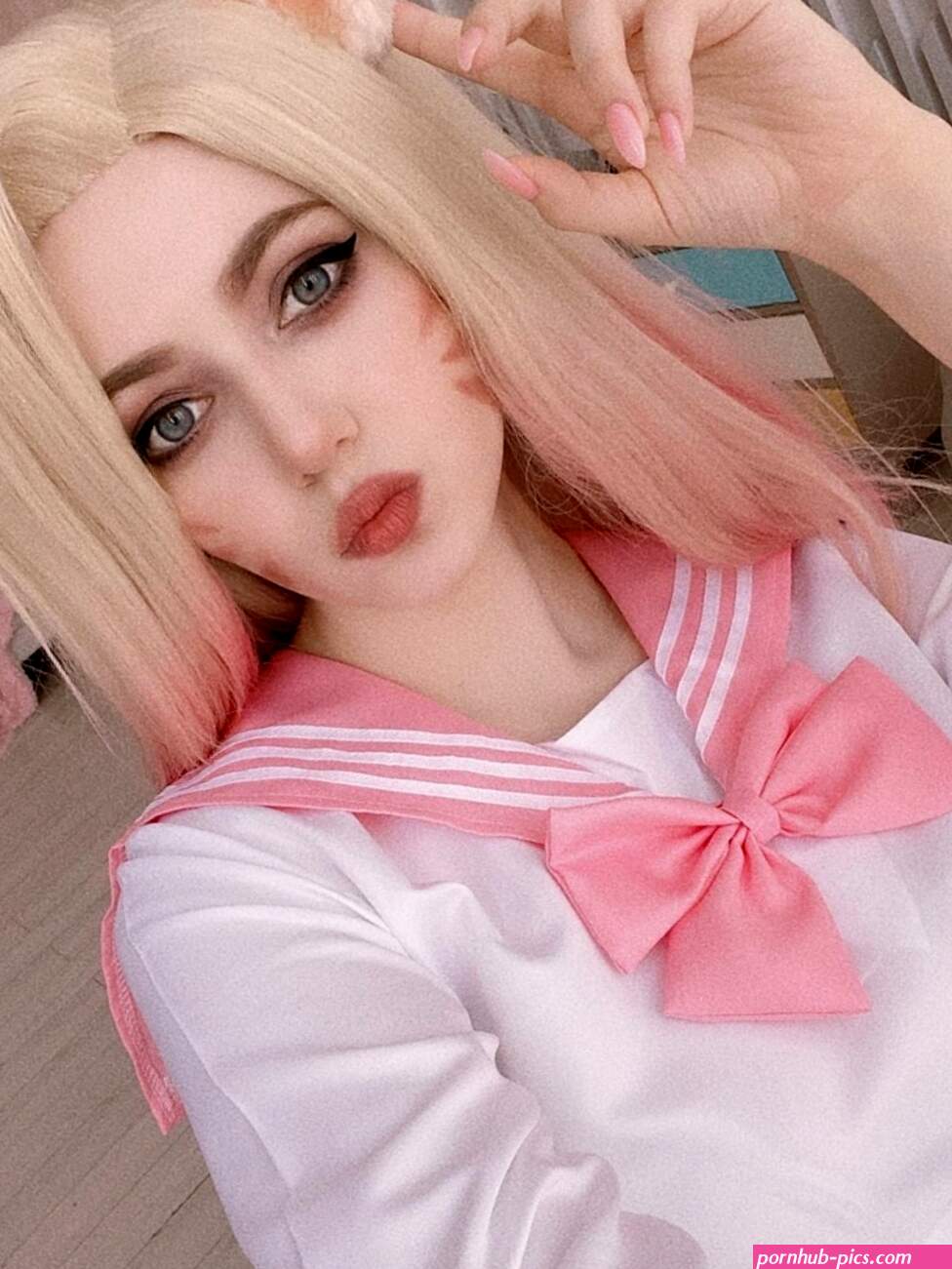 Alina Becker alinabecker.Ahri.League of Legends