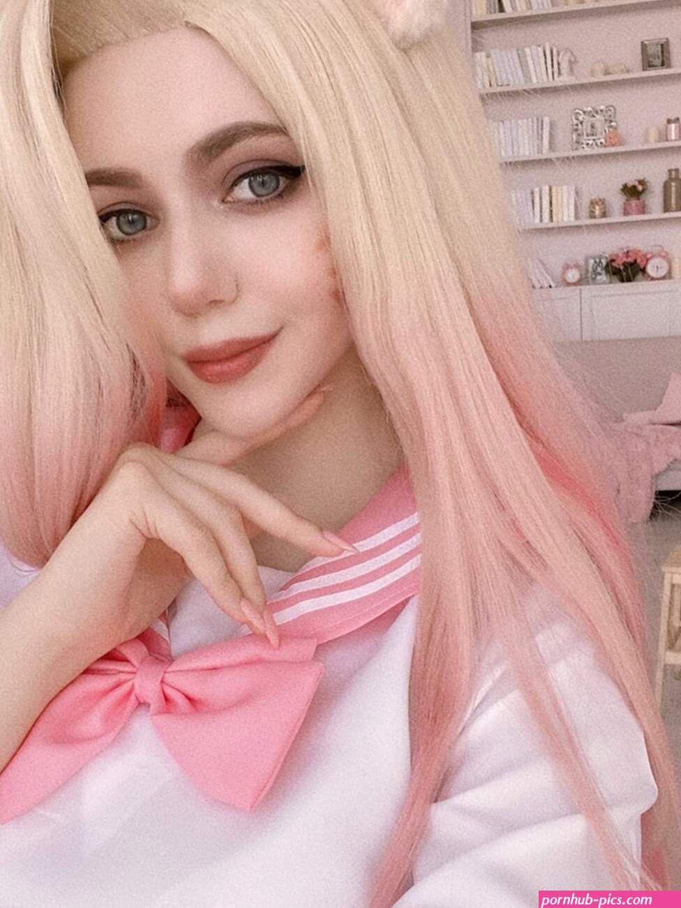 Alina Becker alinabecker.Ahri.League of Legends