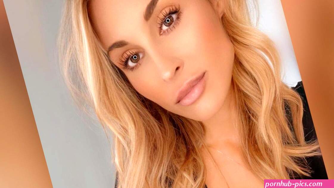 She quit her job as a nurse in an ICU and now earns 200000 a month at OnlyFan