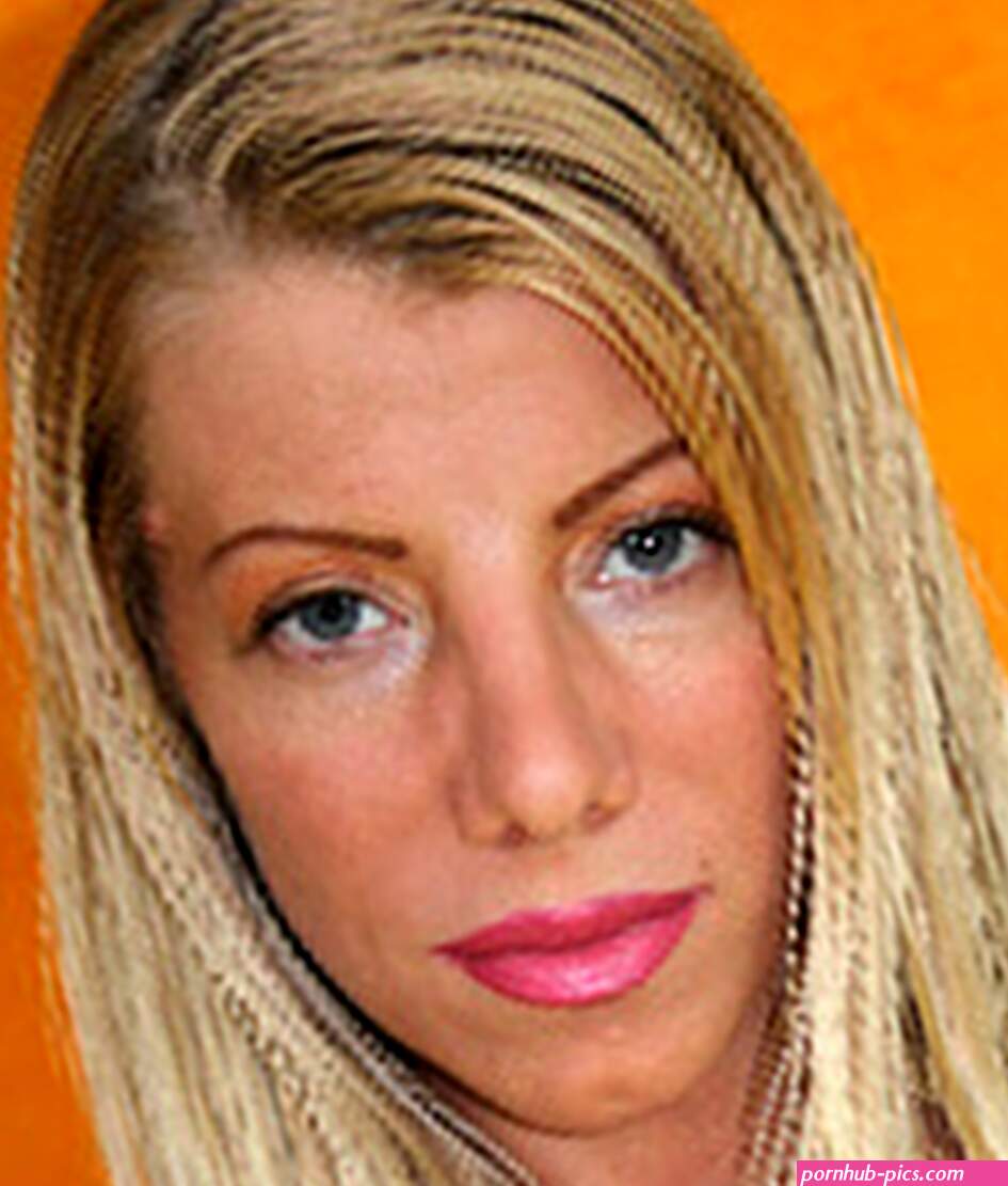 Lara De Santis Wiki
