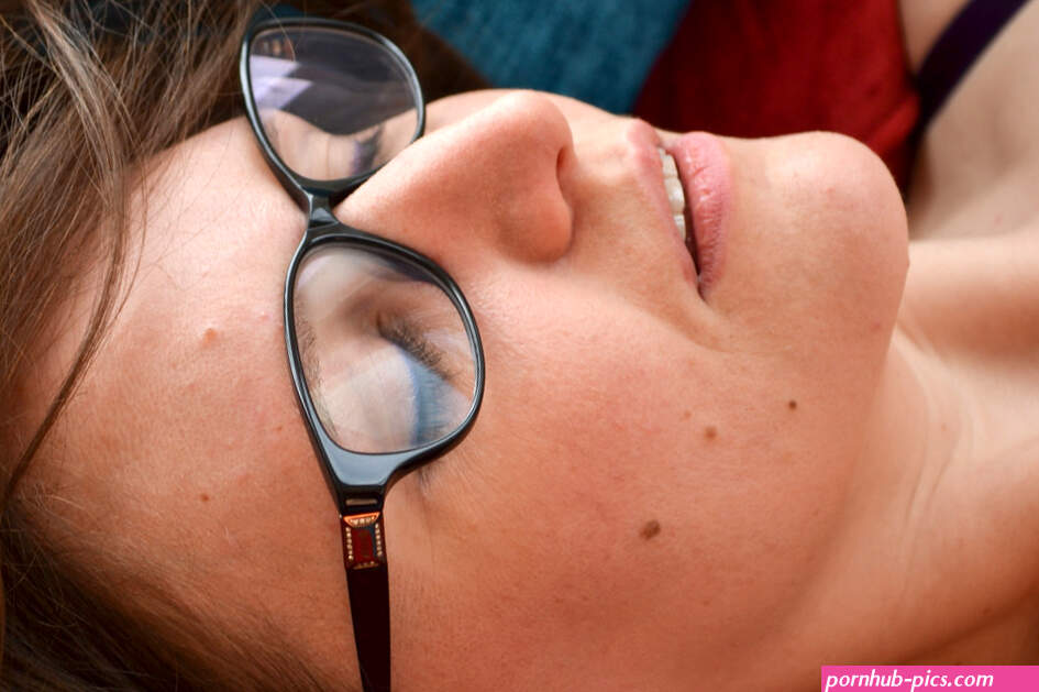 First Timer Lorelei Love Takes A Glass Dildo To Her Shaved Pussy In Glasses