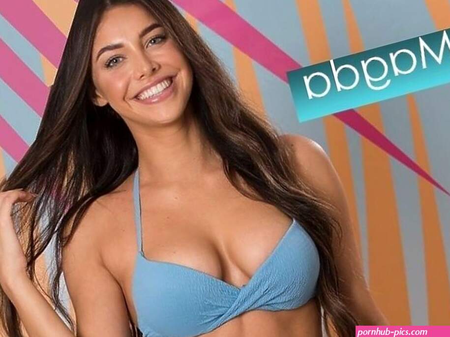 Laska w bikini zostaa zwizana
