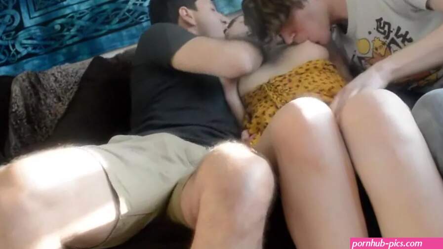 S3xyFl0w3rw8t3r MMF Threesome