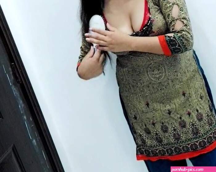 Sobia nasir IndianVillageWife...