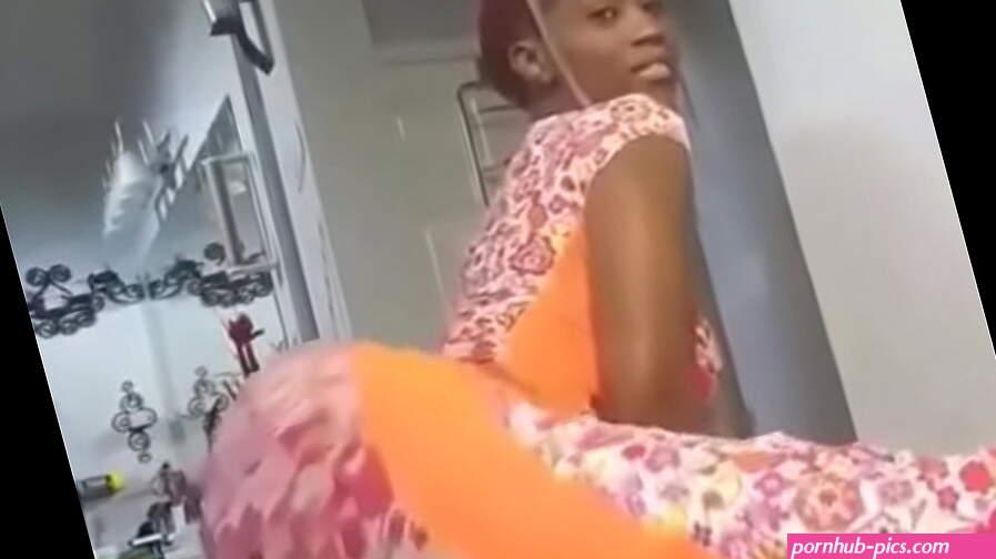 Sweet Lealea Twerking