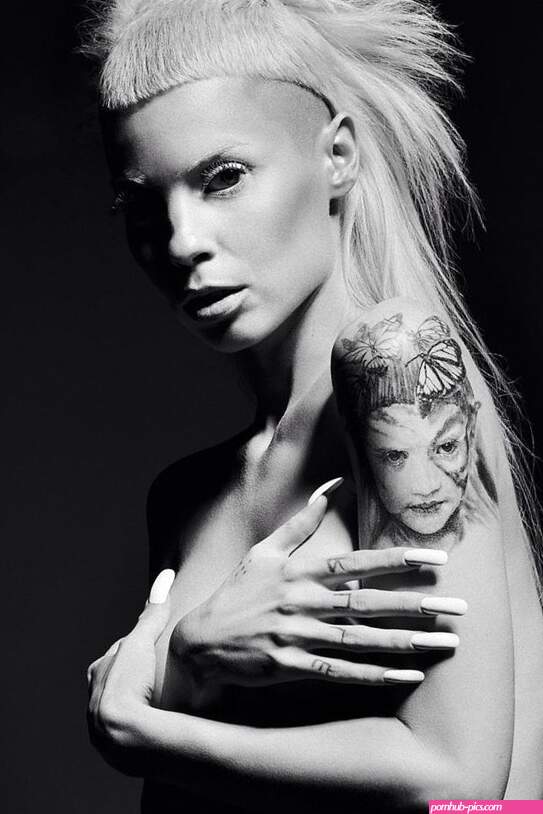 Yo-landi Visser Die antwoord Yolandi visser Short hair styles