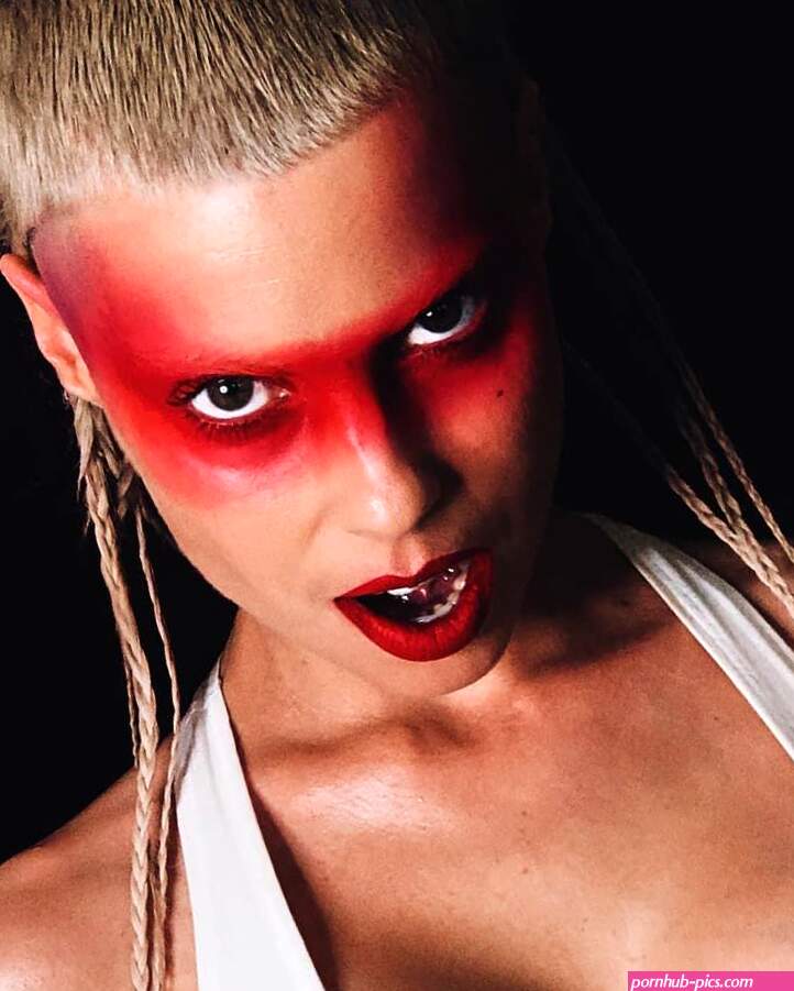 Discover the electrifying performance of Yolandi Visser