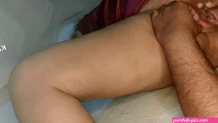 Choot ko chat chat ke bhabhi ko maja diya watch online