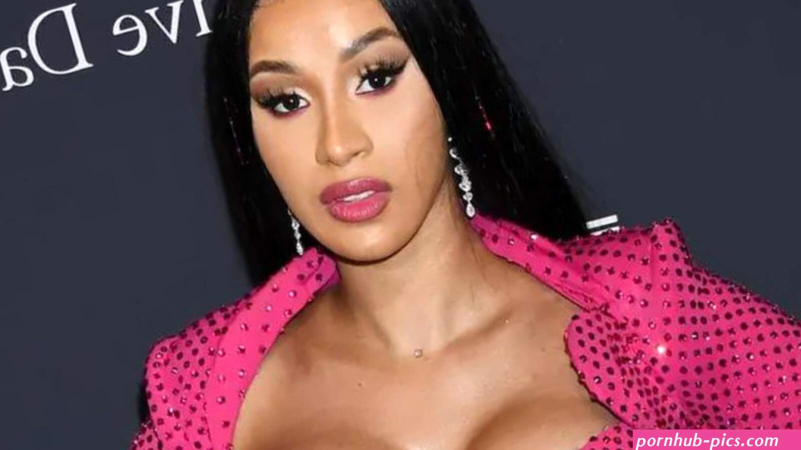 Cardi B e Offset fazem apariço publica juntos aps brigarem nas redes sociais -