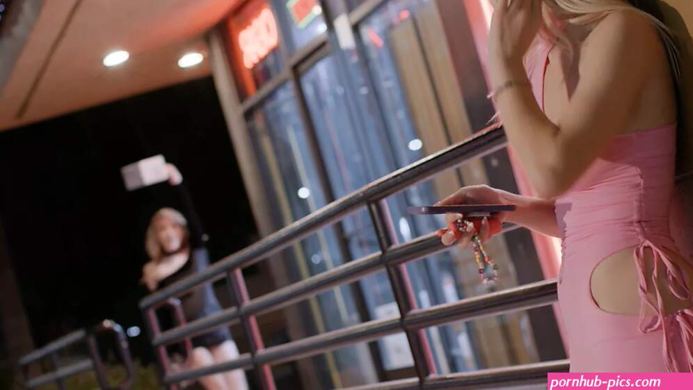 BLACKEDRAW Blonde hotties Jazlyn Lily share Antons BBC