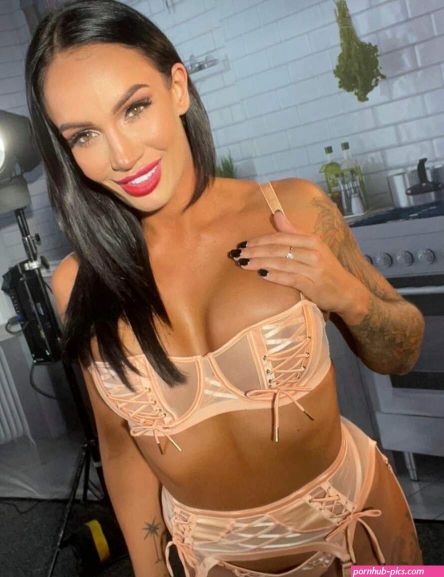 Sexy tatted sweet and Australian You know you cant mis.. by marizalamb