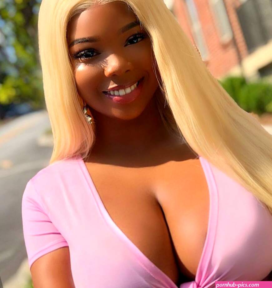Entrepreneur model Raven Loso. SuccessfulBADASSWOMAN Erika Kay Top 2.6