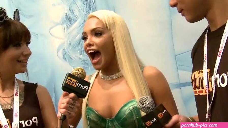 PornhubTV Selena Rose Interview at 2014 AVN Awards