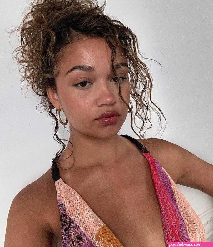 Madison bailey nip slip