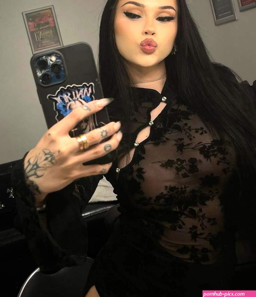 Pin by mya on maggie lindemann Maggie lindemann Maggie Pretty girl face