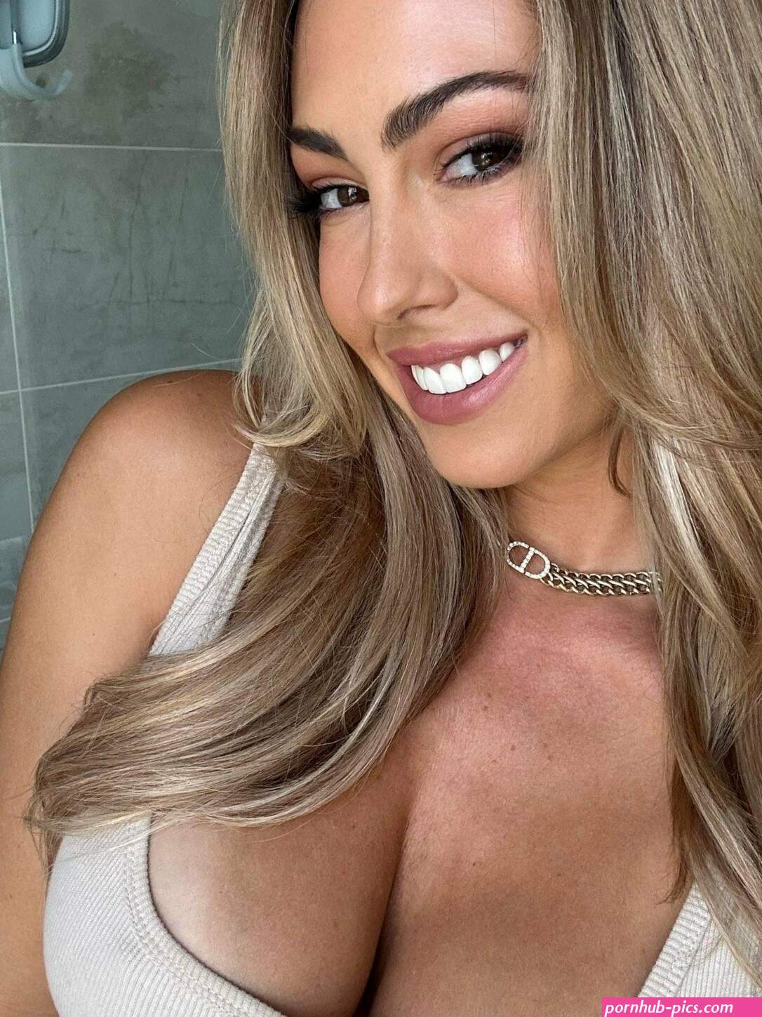 Hope Beel Instagram Nude Influencer