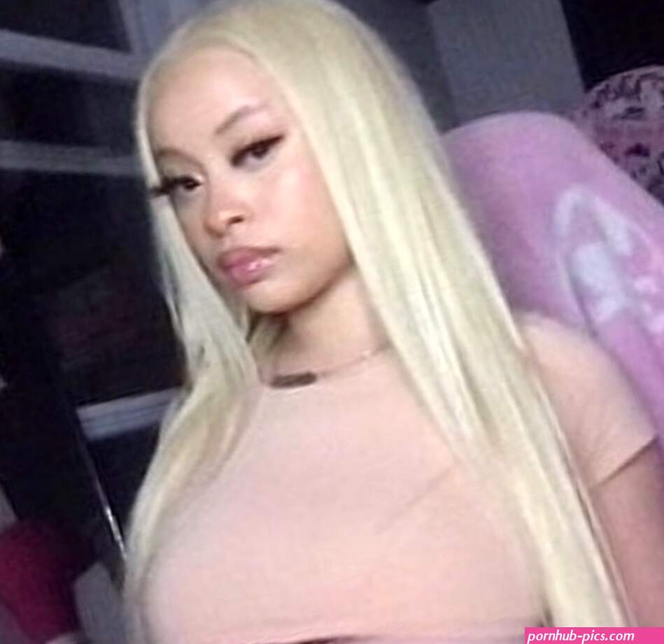 UNFLATTERING Pics Of Ice Spice From Rolling Loud... Theyre Calling Her A PIGLE