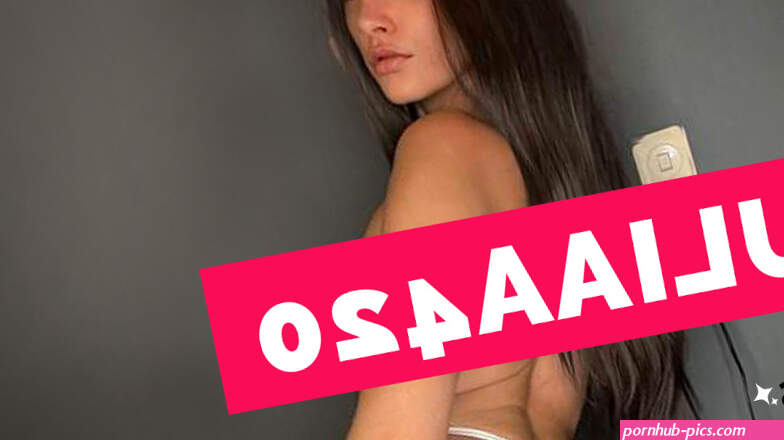 Julia Damro: Worauf steht Juliaa420?