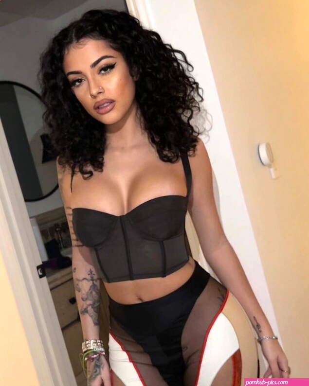 Malu Trevejo Photoshoot 2023: chitatelzhuzhu
