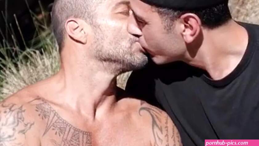 Watch Ricky Martin and Jwan Yosef Kiss in New Residente Video