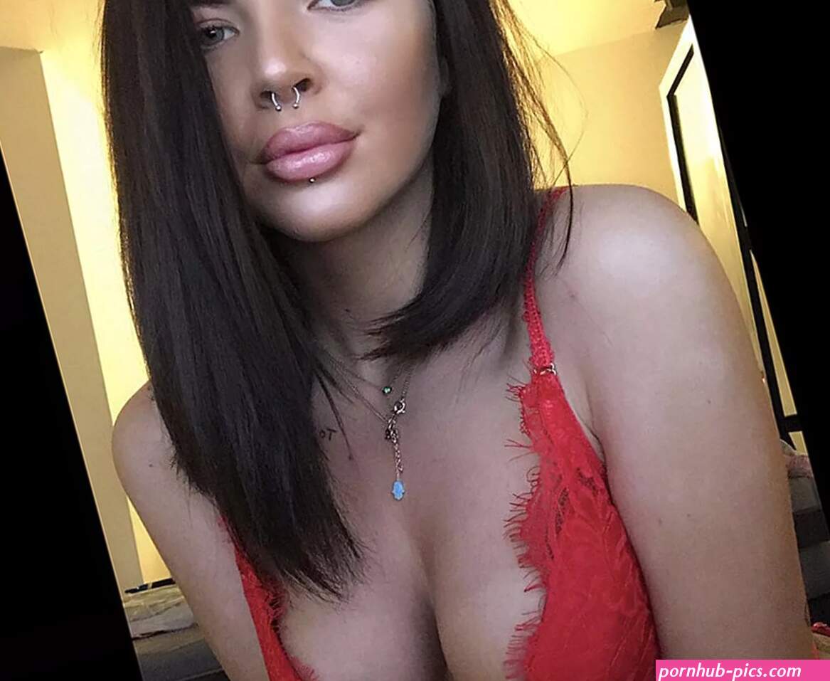 Former Magaluf bar girl Bethany Spiby sizzles