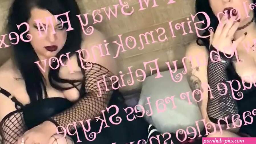 Smoking Goth Cam girls on Skype Keirra andLeo snap keirraleo69