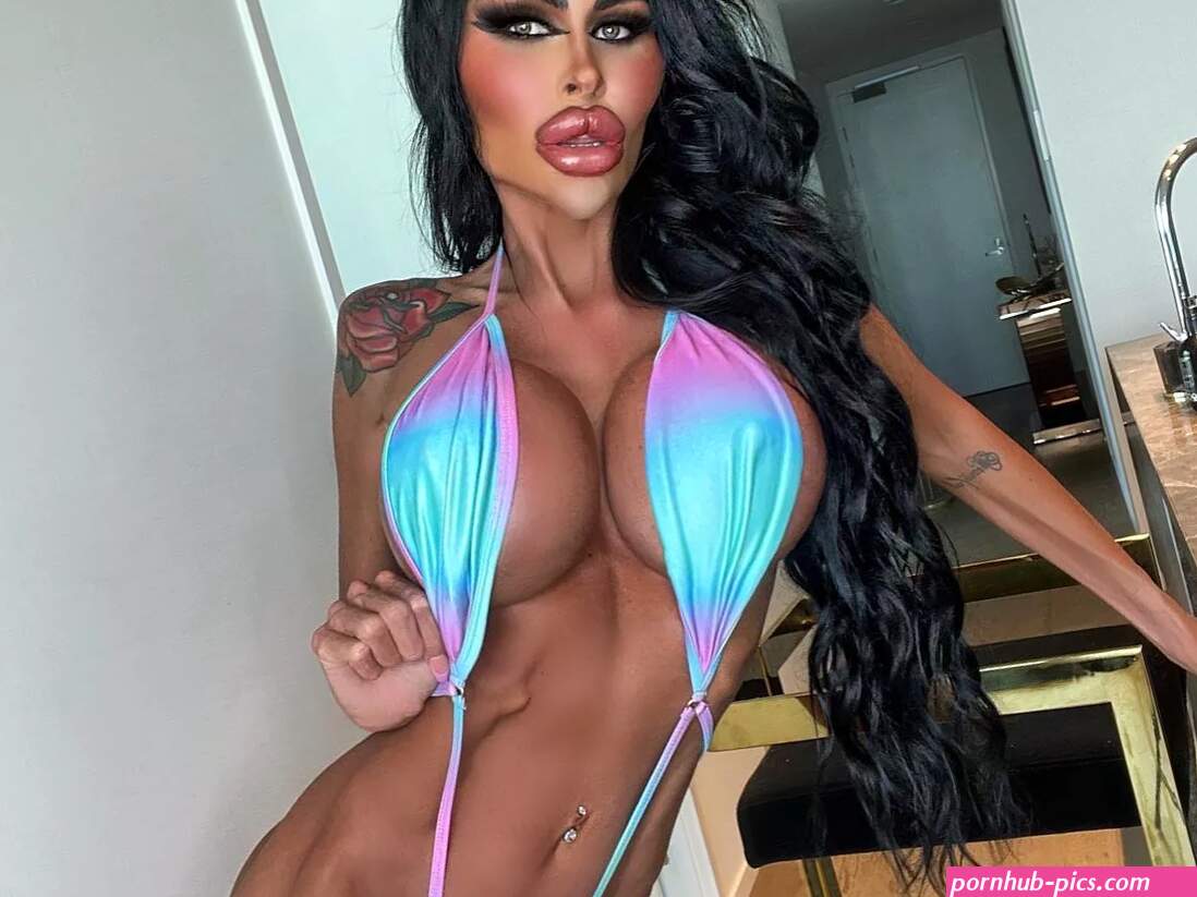 Barbie humana australiana j gastou mais de R 1 milho em plsticas
