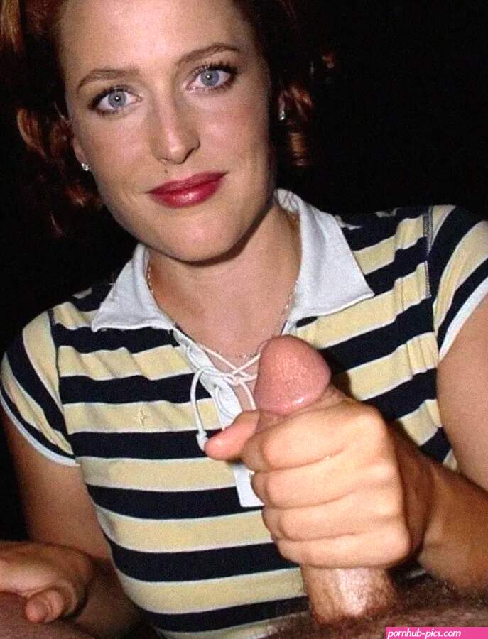 Gillian anderson blow job