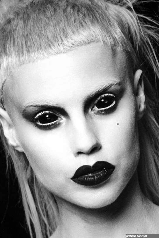 Pin on Black FridayAdora Batbrat Yolandi