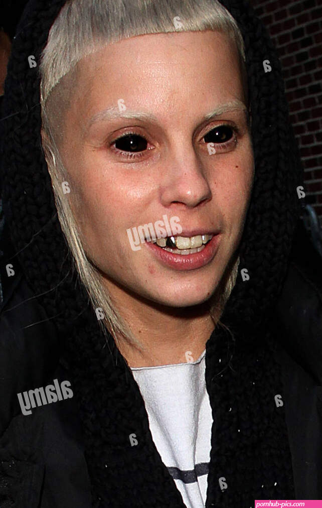 Yolandi visser die antwoord celebrities hi-res stock photography and images